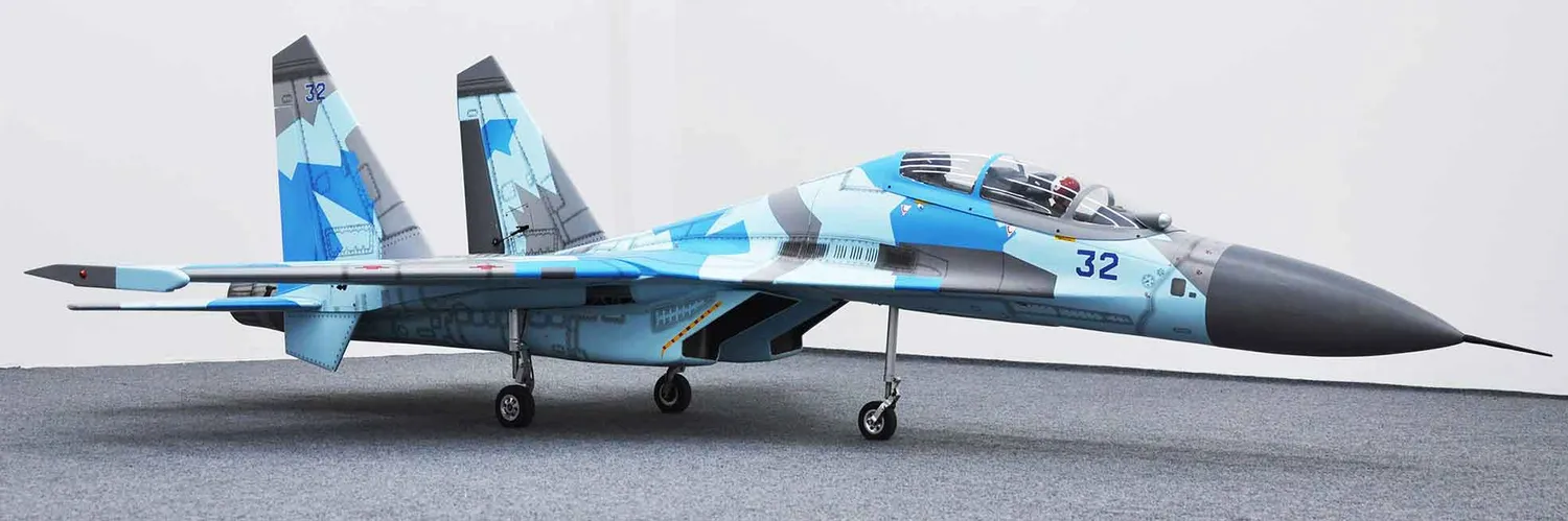 Black Horse Model SU-30 BH208 avion RC 1725mm turbine