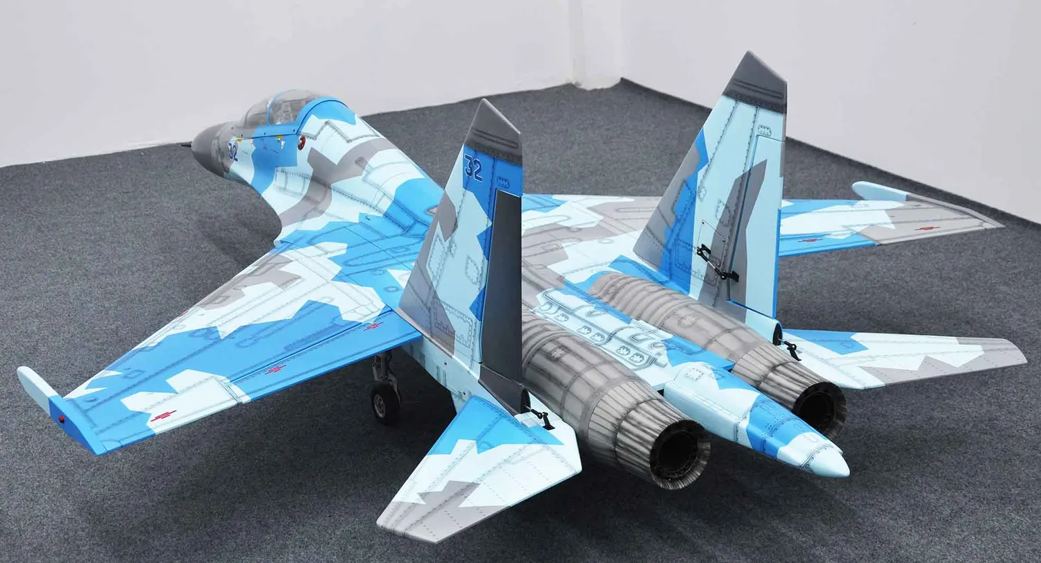 Black Horse Model SU-30 BH208 avion RC 1725mm turbine