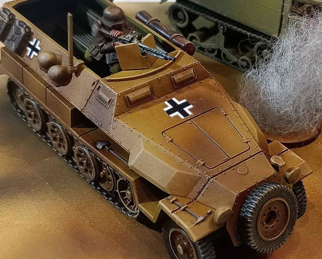 Bolt Action Sd.Kfz 251 C Hanomag half-track plastique