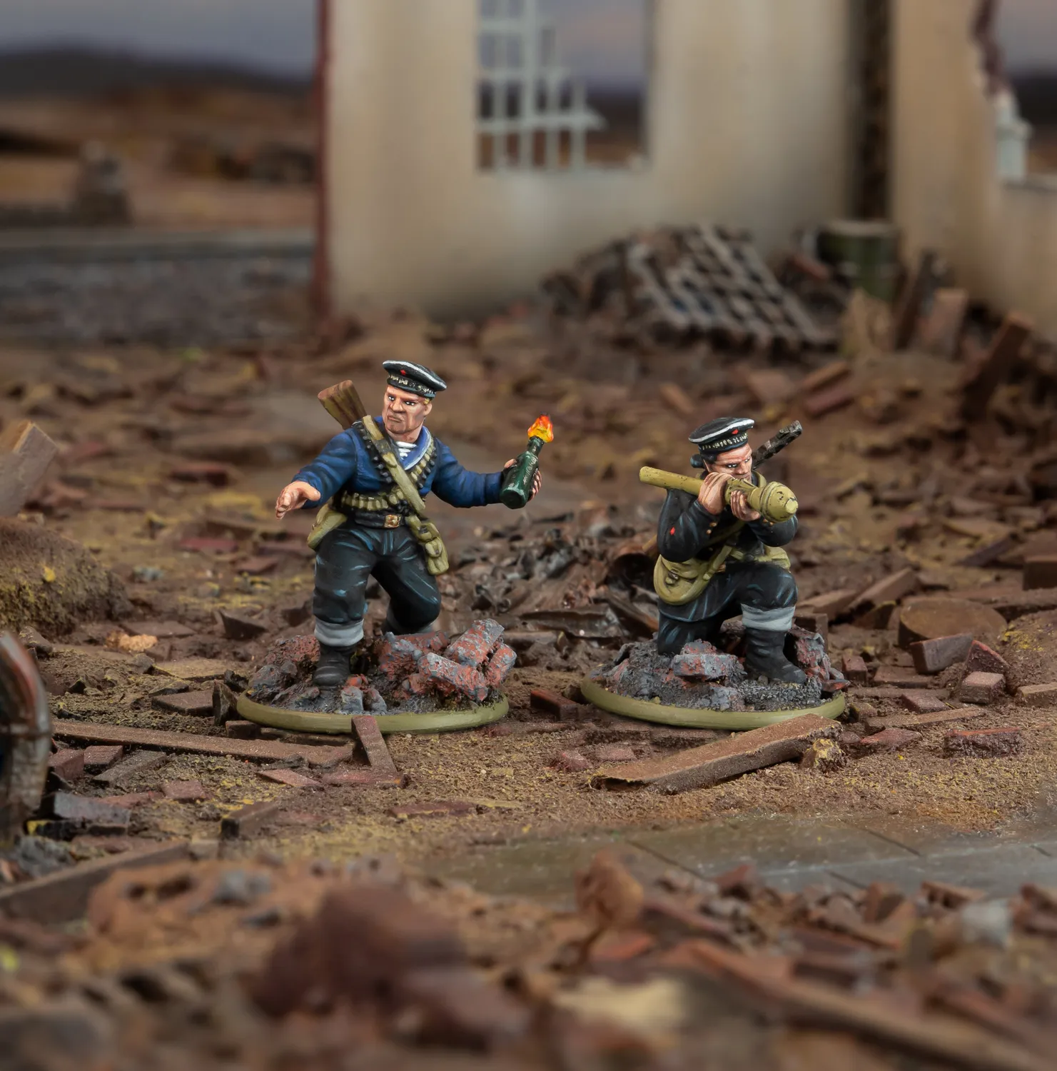 Bolt Action Soviet Naval Brigade ‘Tank Hunters’ Anti-Tank Team figurine