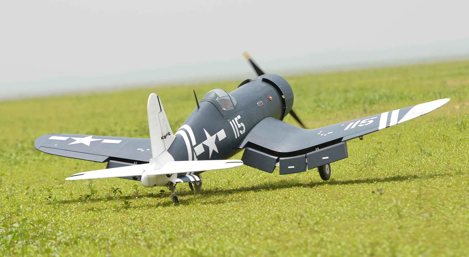 Black Horse Model BH64 Corsair avion RC 2280mm train électrique