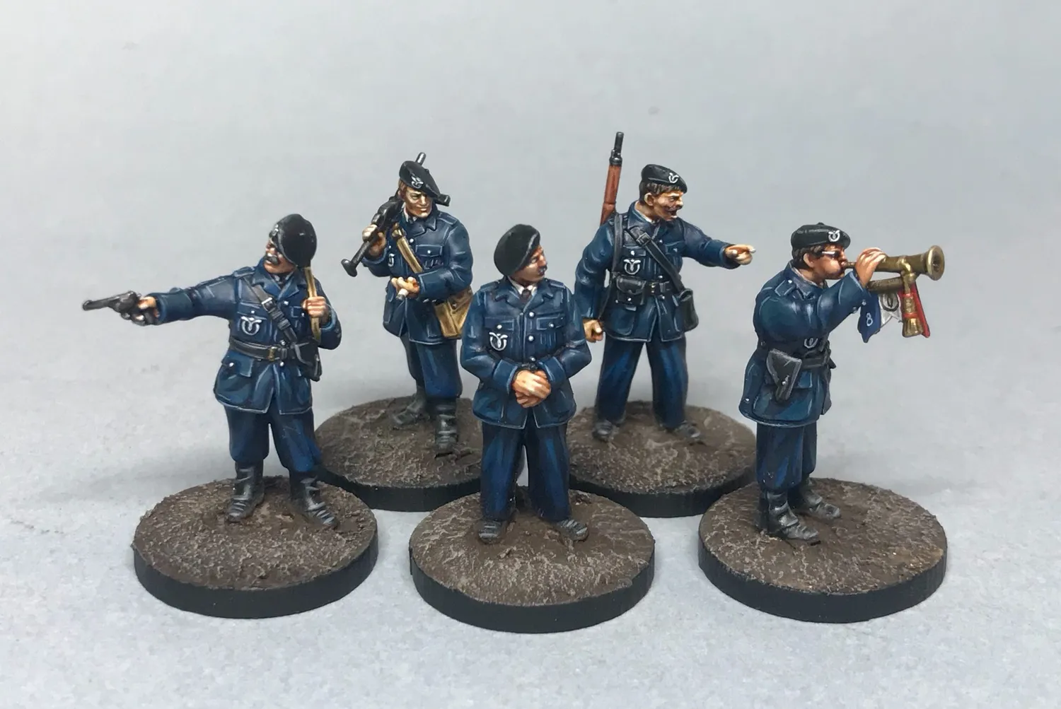 DES TRANCHEES AUX BARRICADES MILICE FRANCAISE figurines 28 mm résine