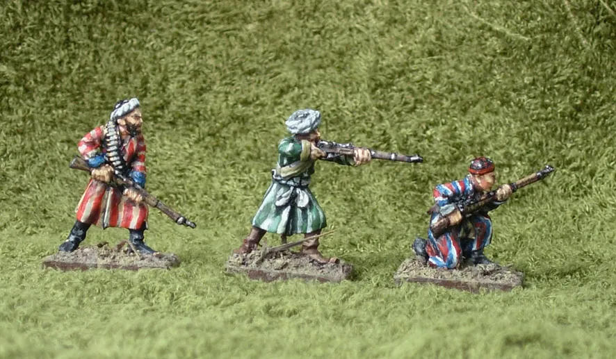DES TRANCHEES AUX BARRICADES Basmatchis démontés et support figurines 28 mm