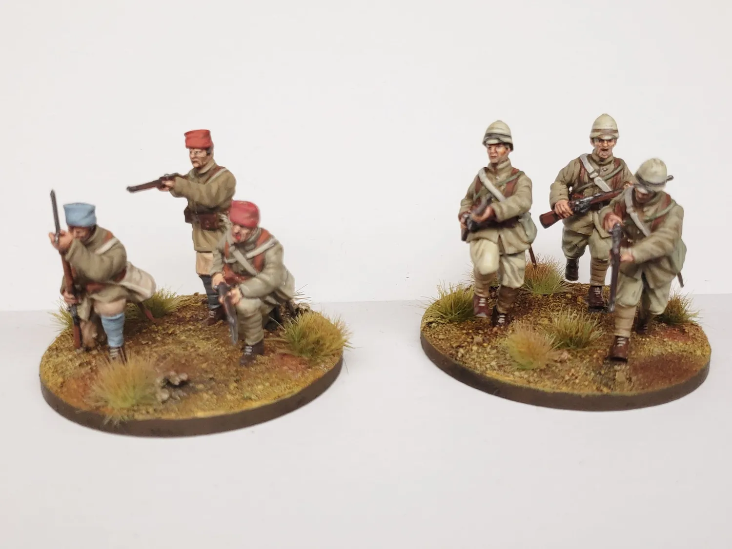 DES TRANCHEES AUX BARRICADES Soldats français en vareuse sans havresac fichier STL 28 mm