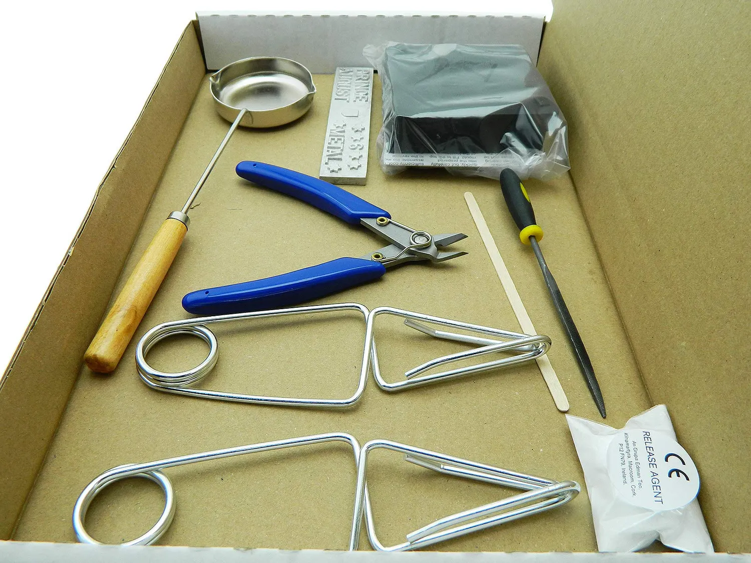Prince August PA13682 kit de moulage figurines 25 mm squelettes blindés