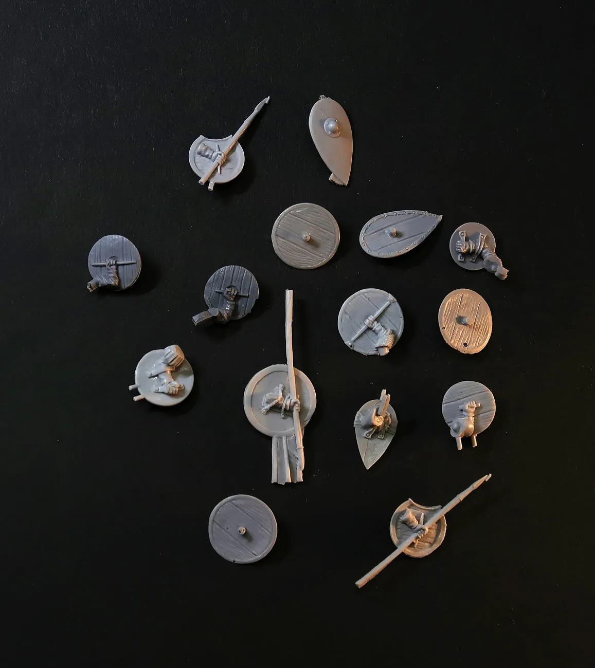 Brother Vinni Misc Medieval Shields bits 28 mm lot 15